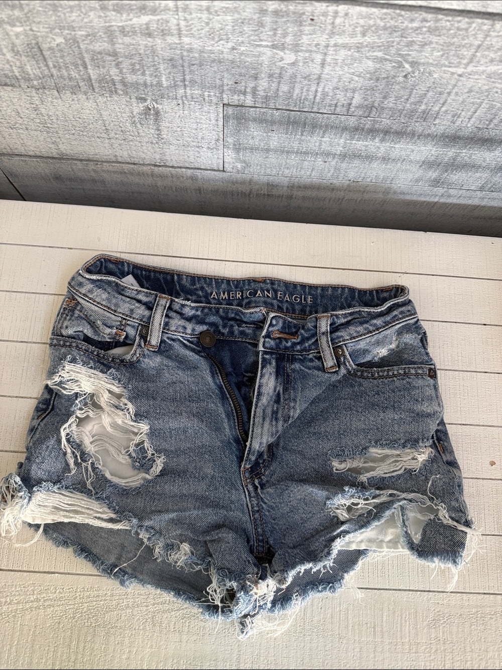 American Eagle Outfitters Women's Ripped Denim Shorts in Medium Blue